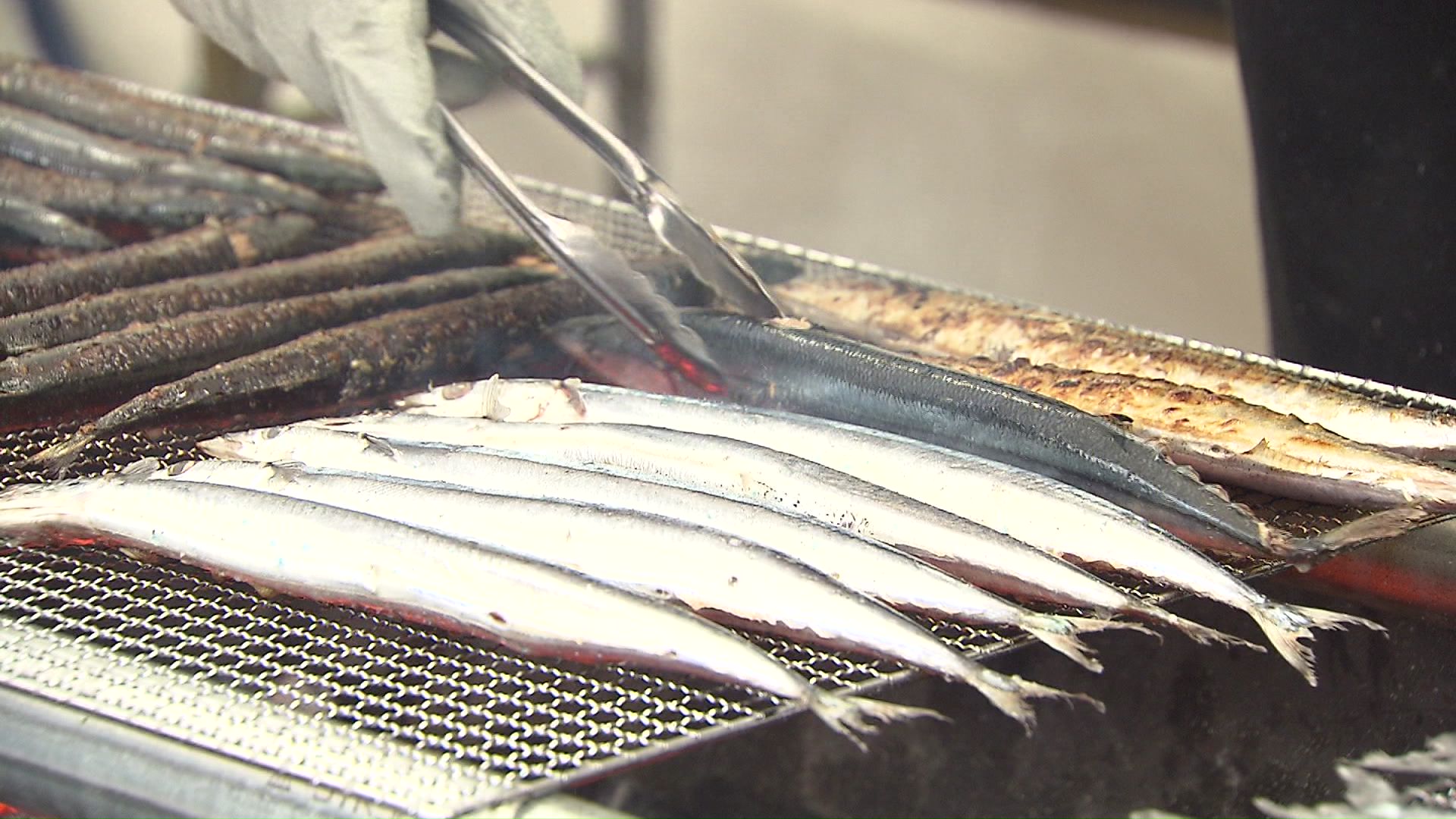 サンマ炭火焼き