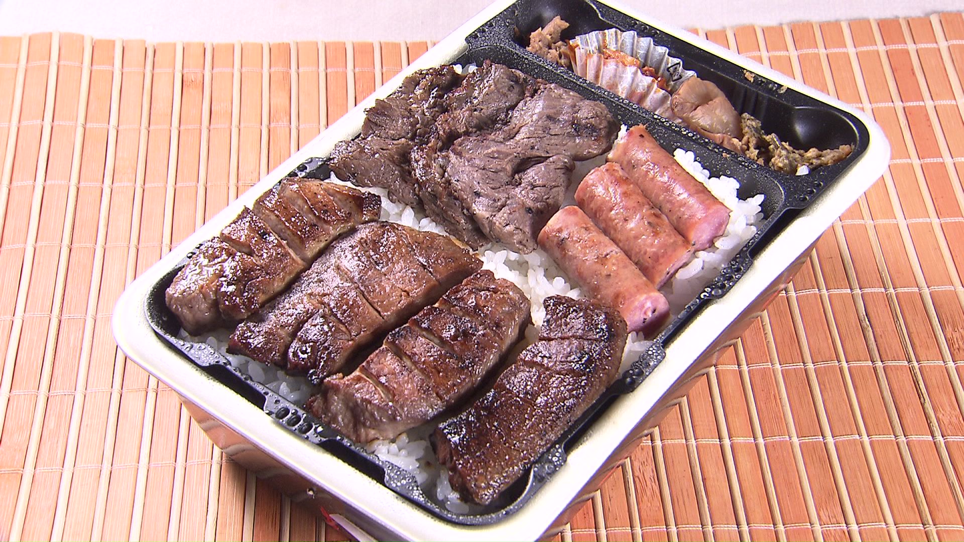 たんや善次郎「牛たん極太盛り合わせ弁当」