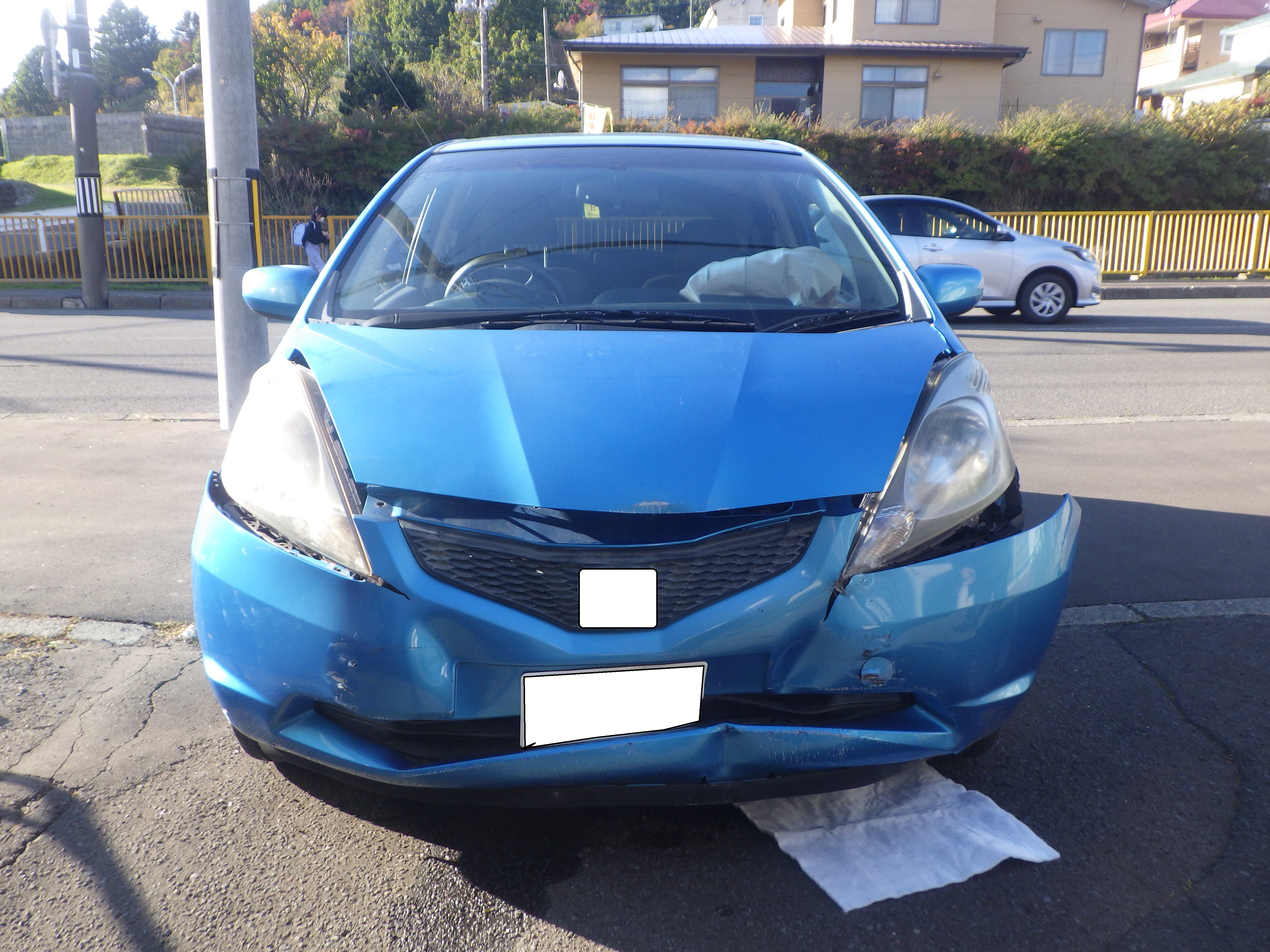 郵便局に衝突した車（提供：道警）