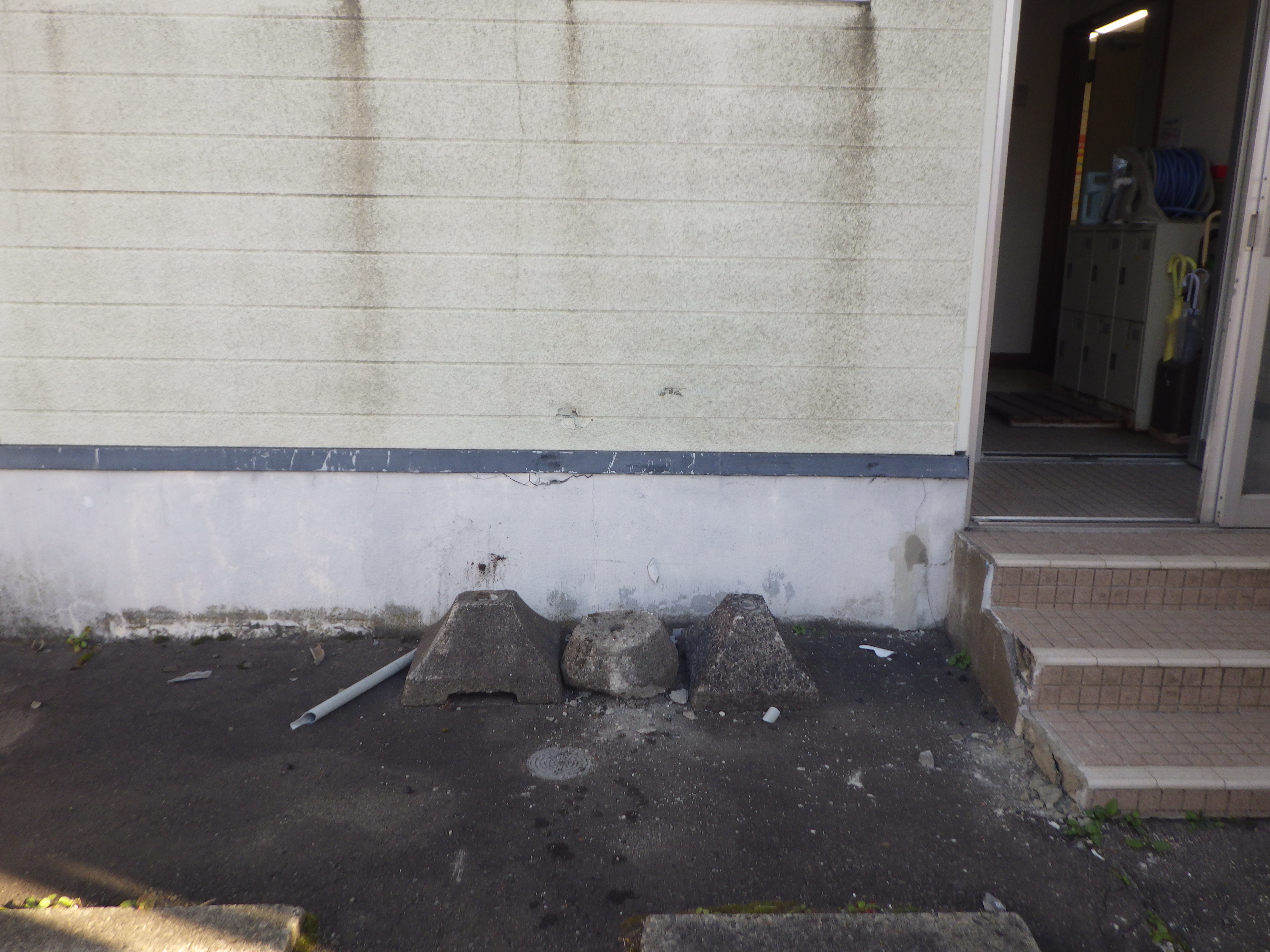 破損した外壁(提供:道警)