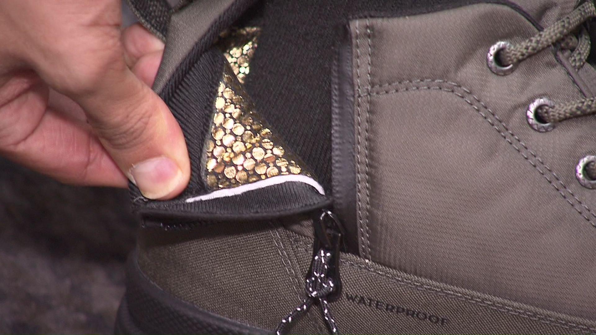 オムニヒートという素材でより温かさを出している