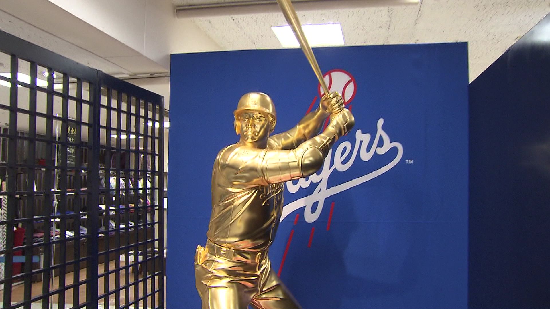 金箔1500枚以上を使用した等身大の“大谷翔平選手”