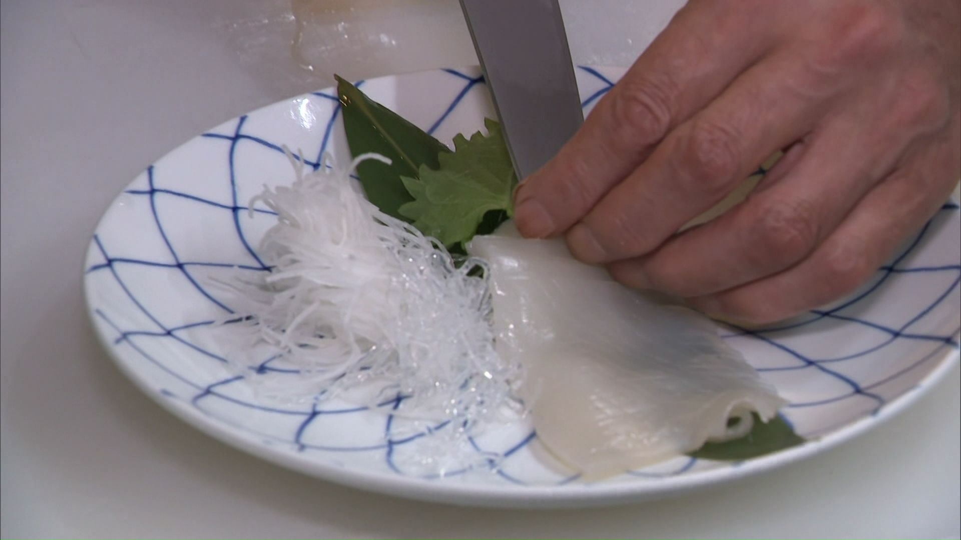 定置網で取れたものを刺身に