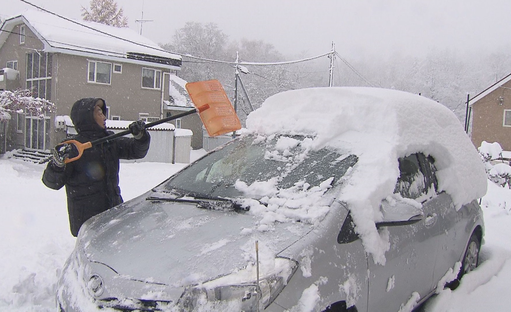 夕張市内の様子 (11日正午過ぎ)