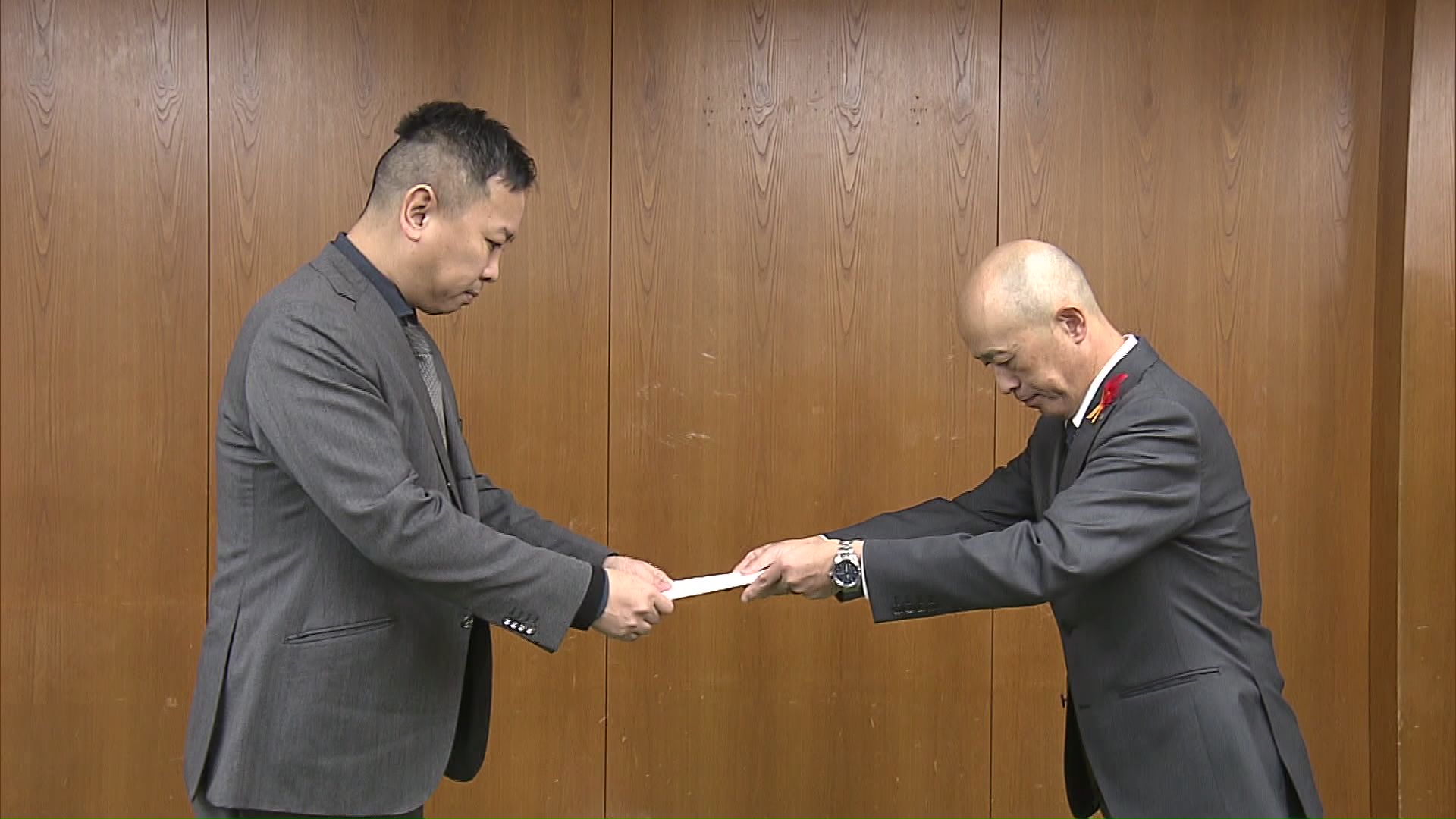 左:日本エコロジー松井社長/右:加納副知事