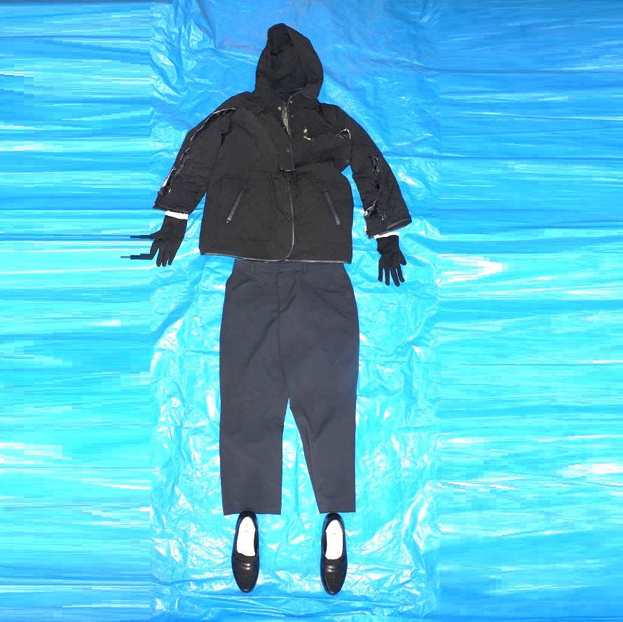 警察が公開した服装(提供:北海道警)