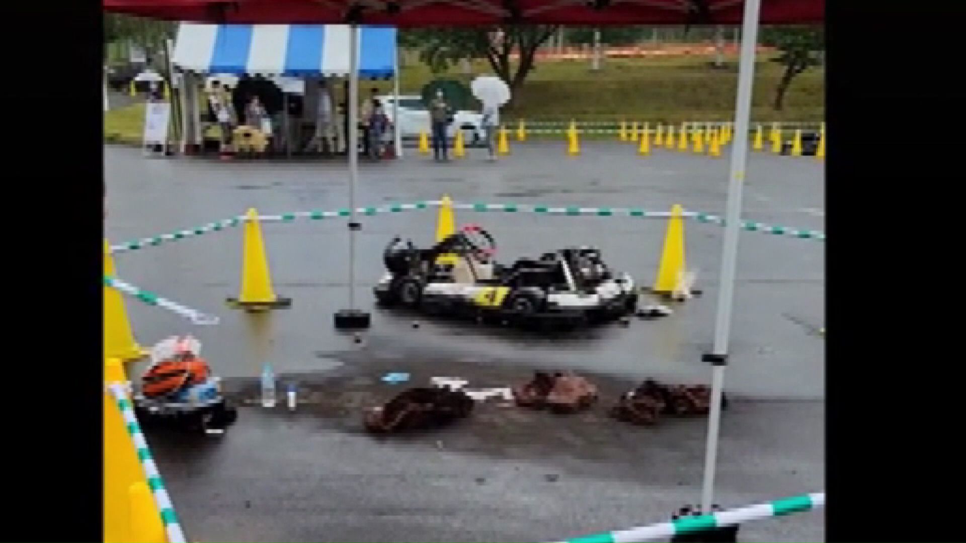 森町のイベント会場でゴーカートが見物客に突っ込んだ死亡事故（撮影：視聴者）