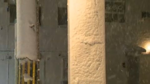 午前5時30分時点で約1万8000戸が停電