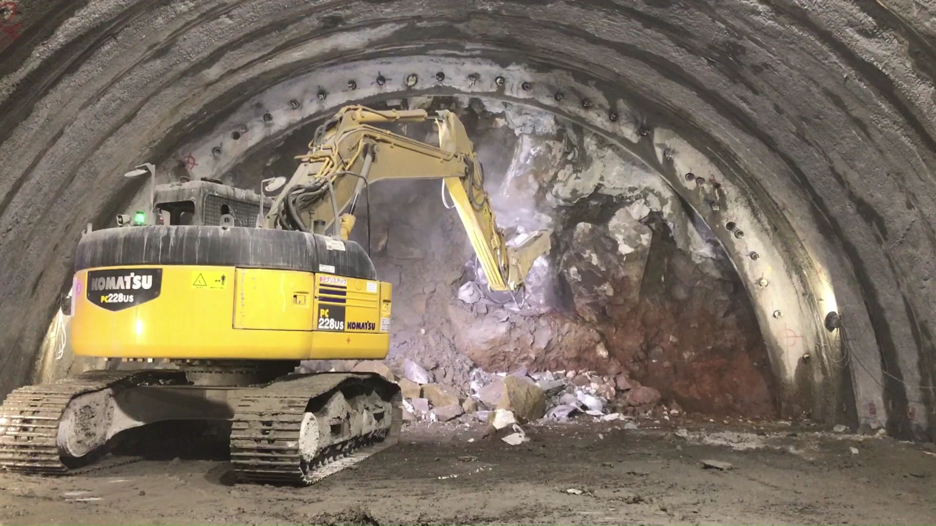 難航するトンネル工事（提供：JRTT鉄道・運輸機構）