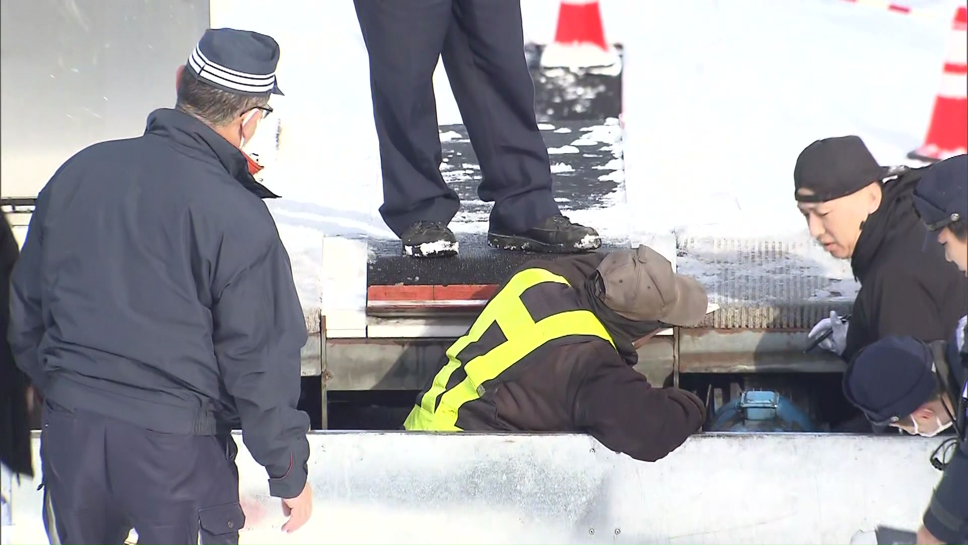事故はベルトコンベヤー状の上りエスカレーターで発生