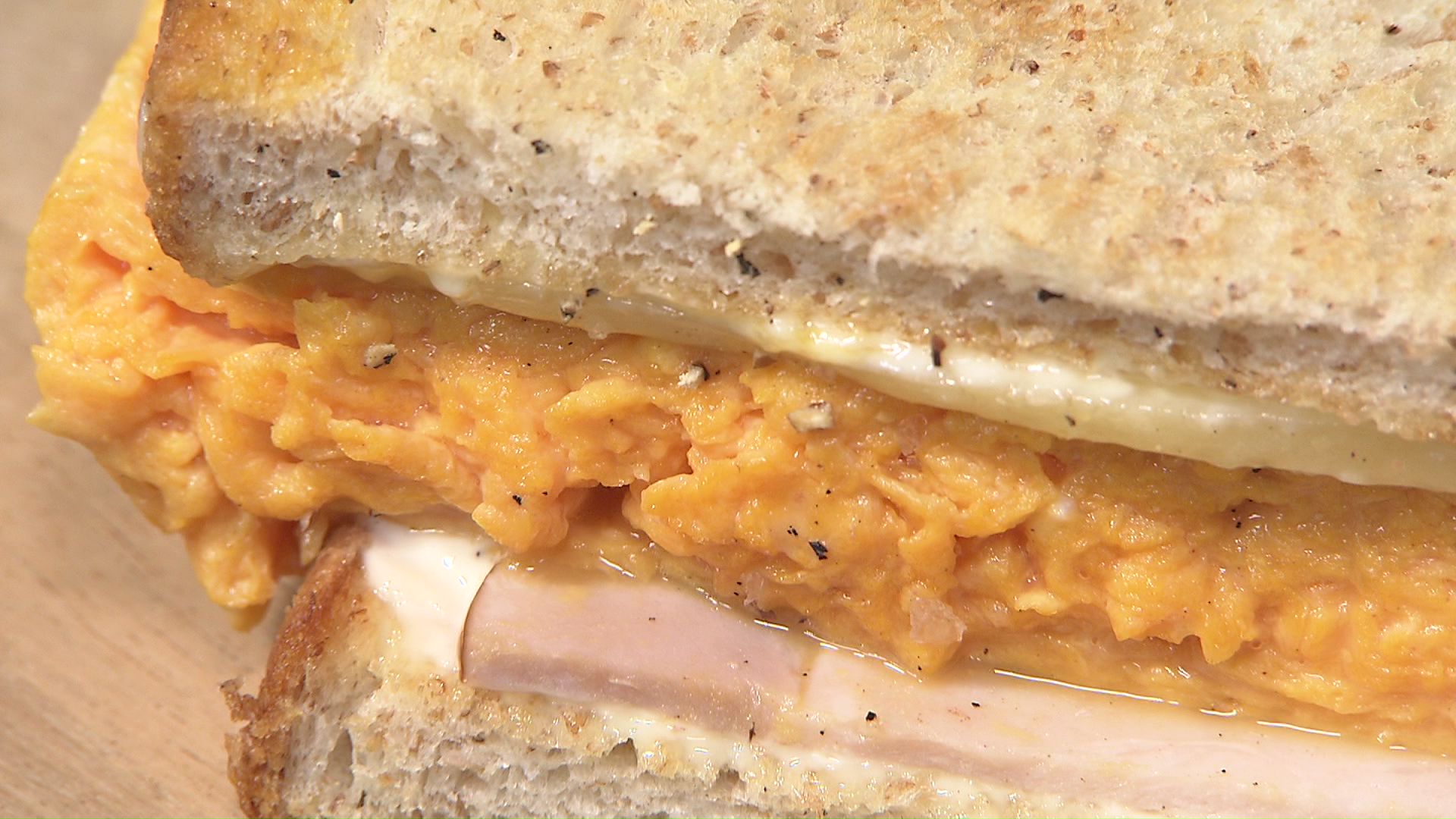 SUNDOWNER 東京オムレツ「ロースハム&ゴーダチーズ」(神奈川)