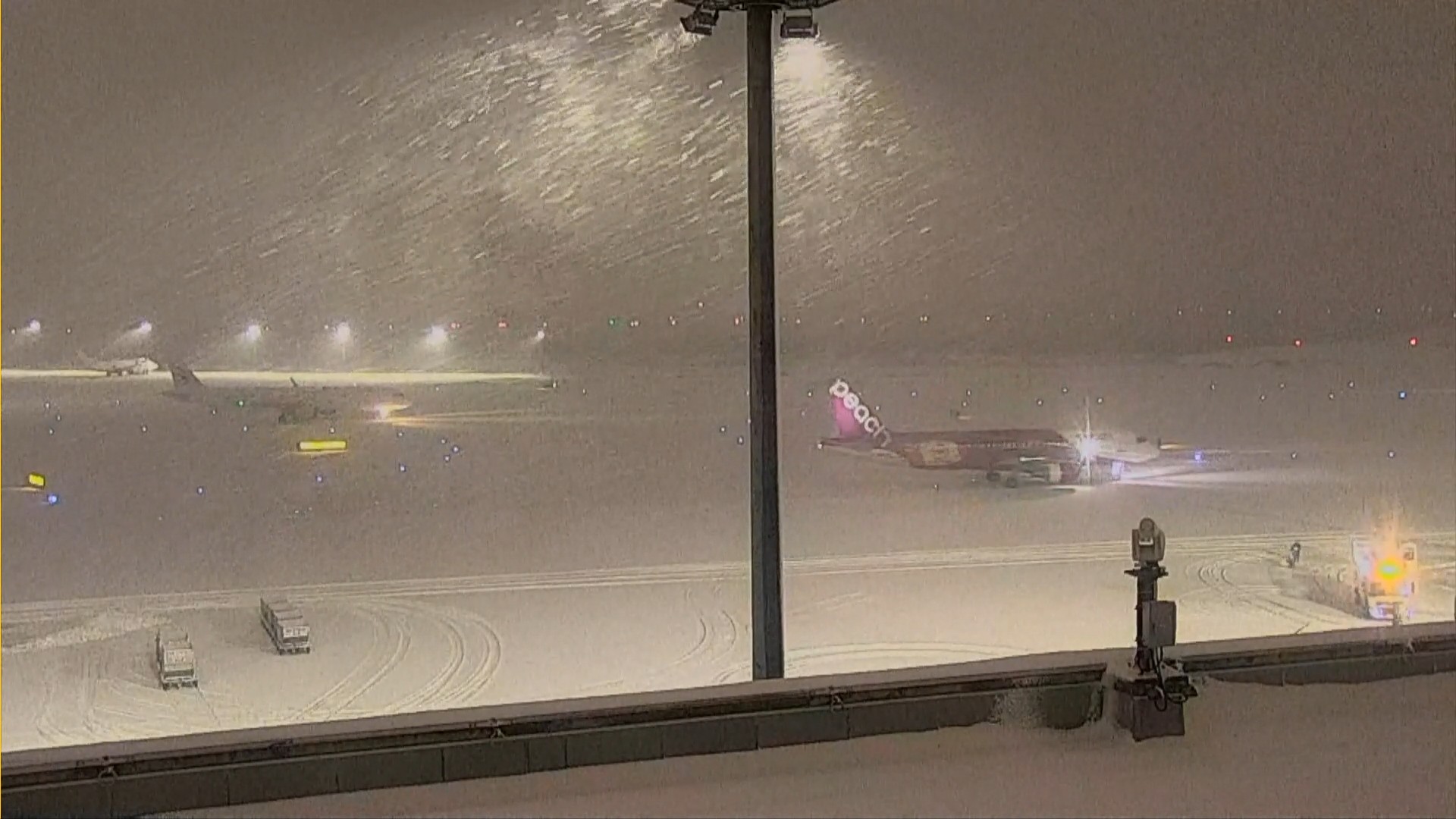 新千歳空港（7日午後6時30分ごろ）