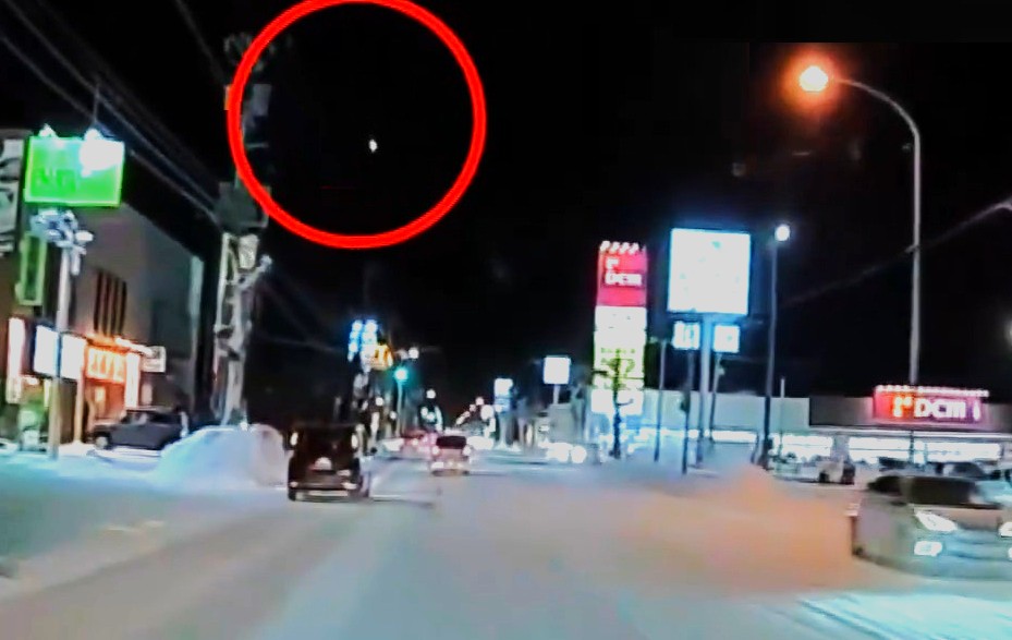 ドラレコに記録された火球　（旭川市　撮影者）