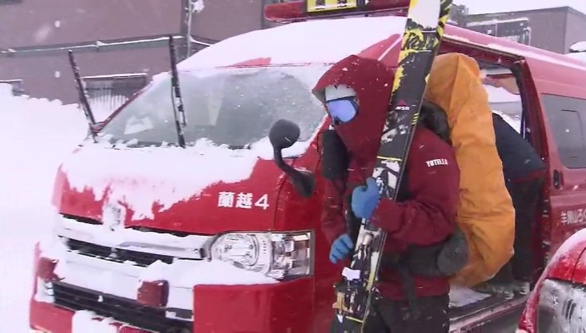 捜索に当たった消防(北海道ニセコ町)