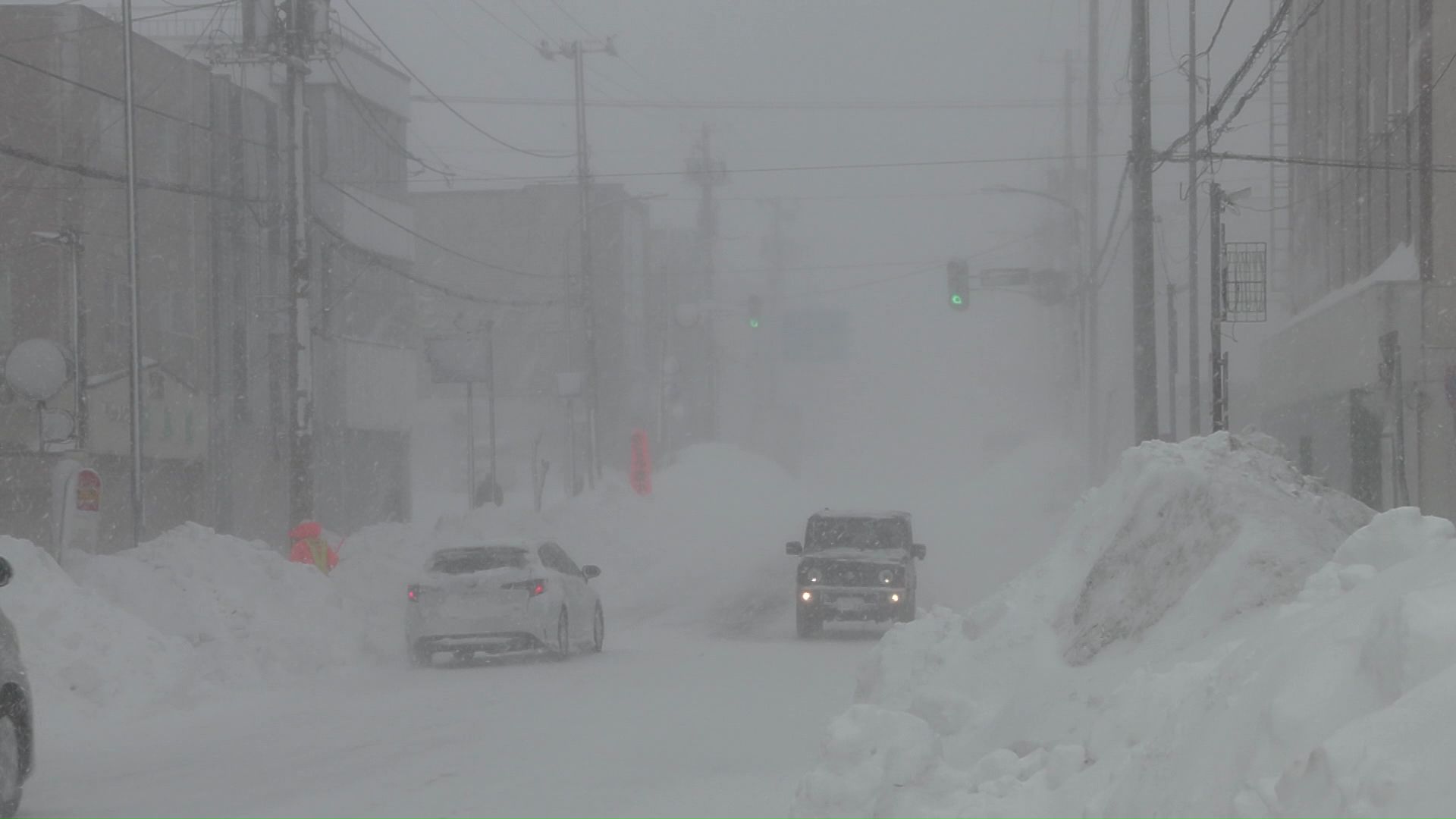 吹雪で視界が悪くなった札幌市内