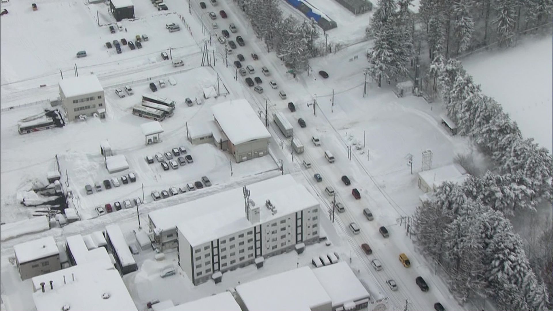 市内各地で渋滞が発生