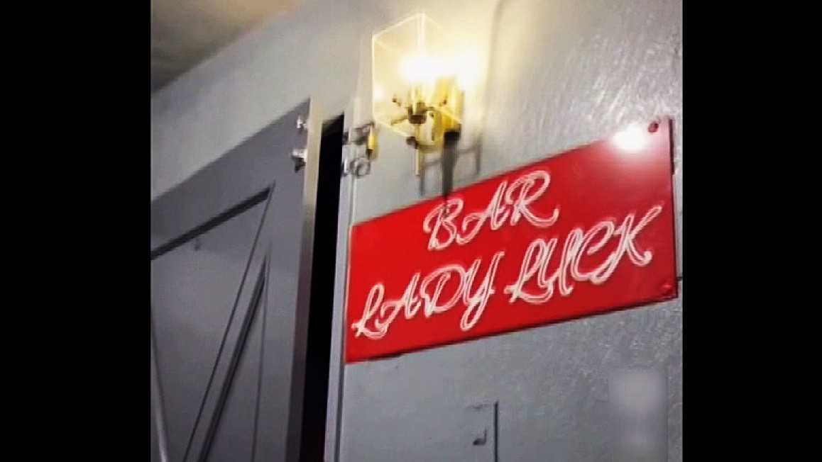 遺体が遺棄されていたバー