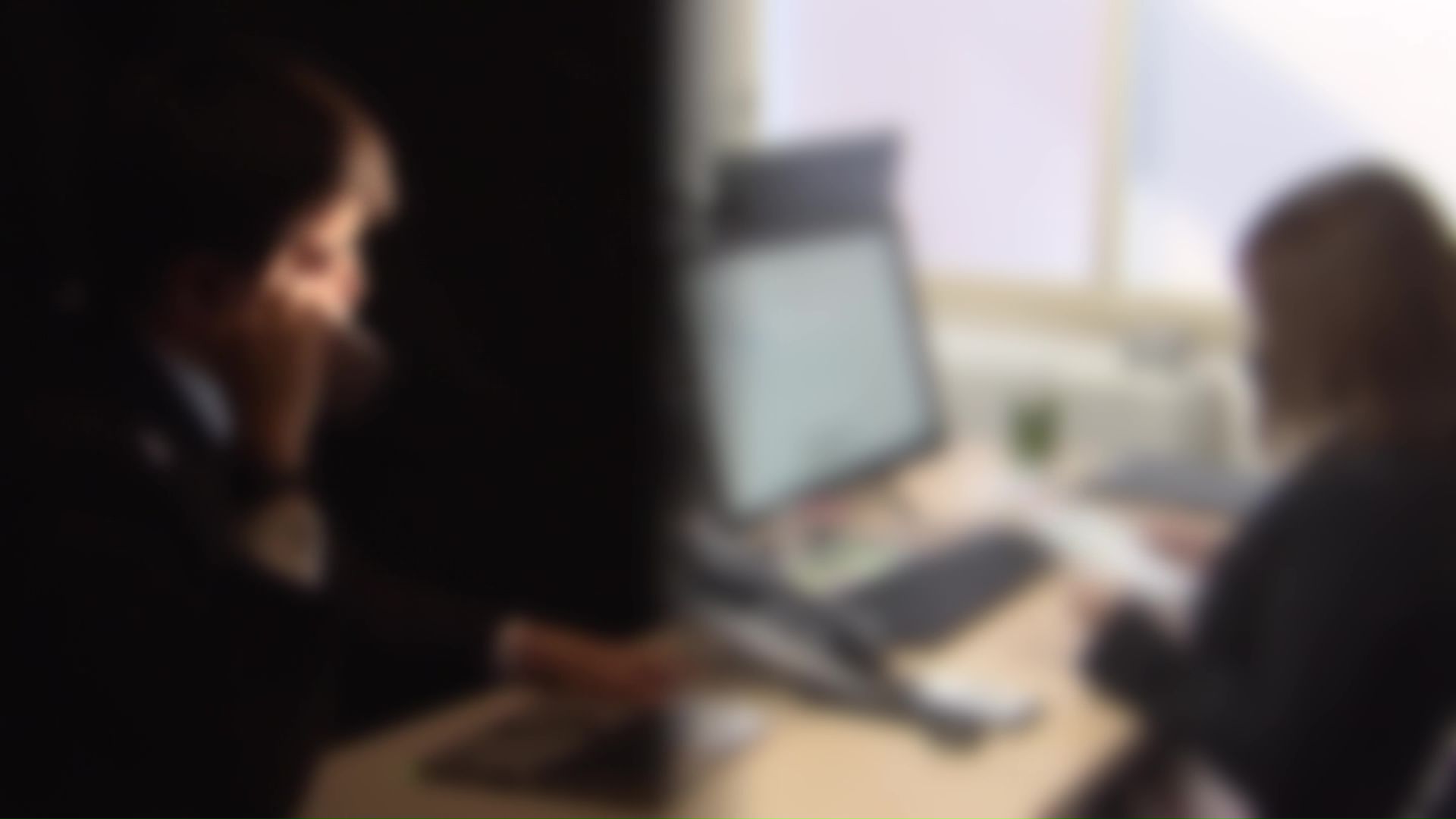 人の声を介してやり取りをするため騙されやすい