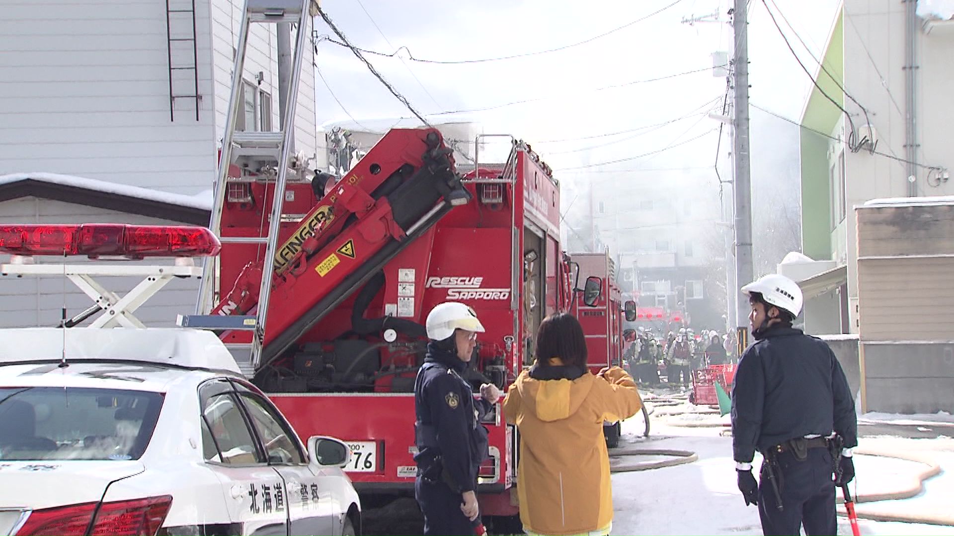 住人の女性が病院に搬送
