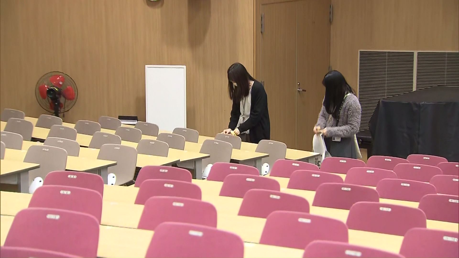 北海道大学では会場設営が進む