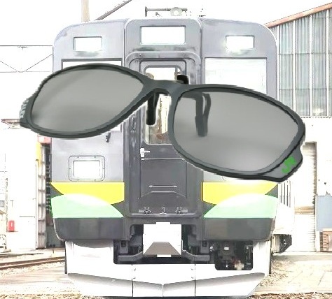 クリップオンサングラス(背景は737系)