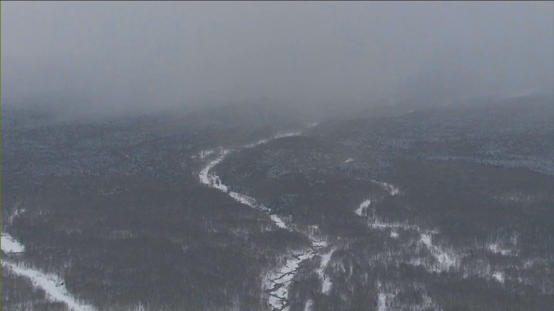 上富良野岳方面の上空の様子