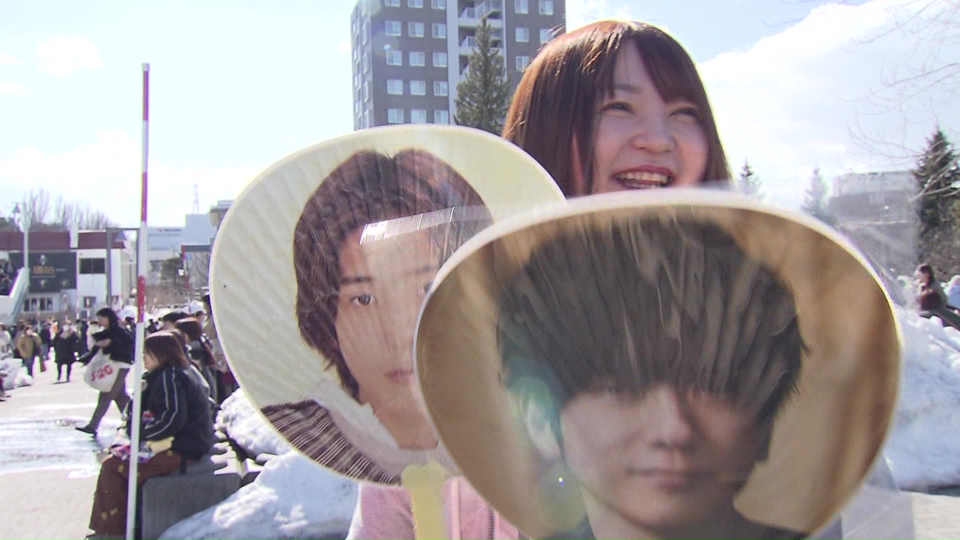 うちわ2つを持参しライブに参戦！