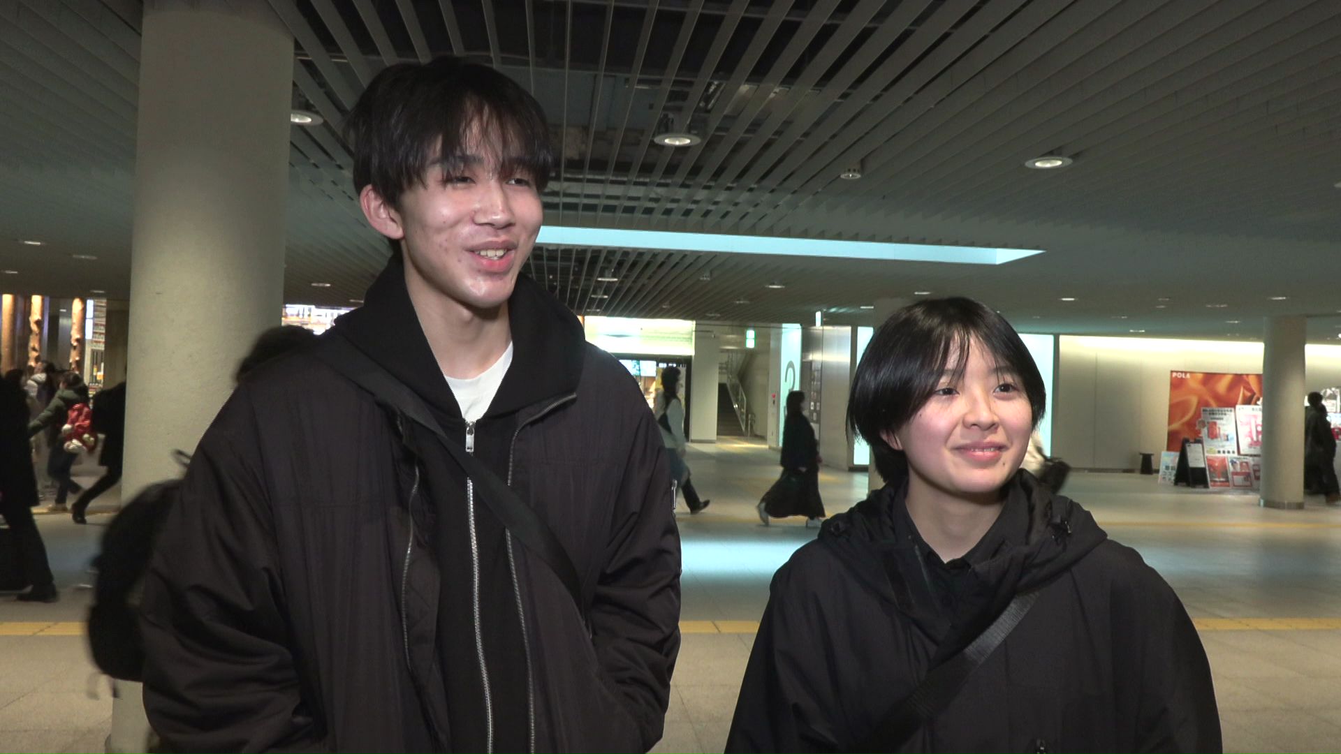 インタビューに答えた高校生