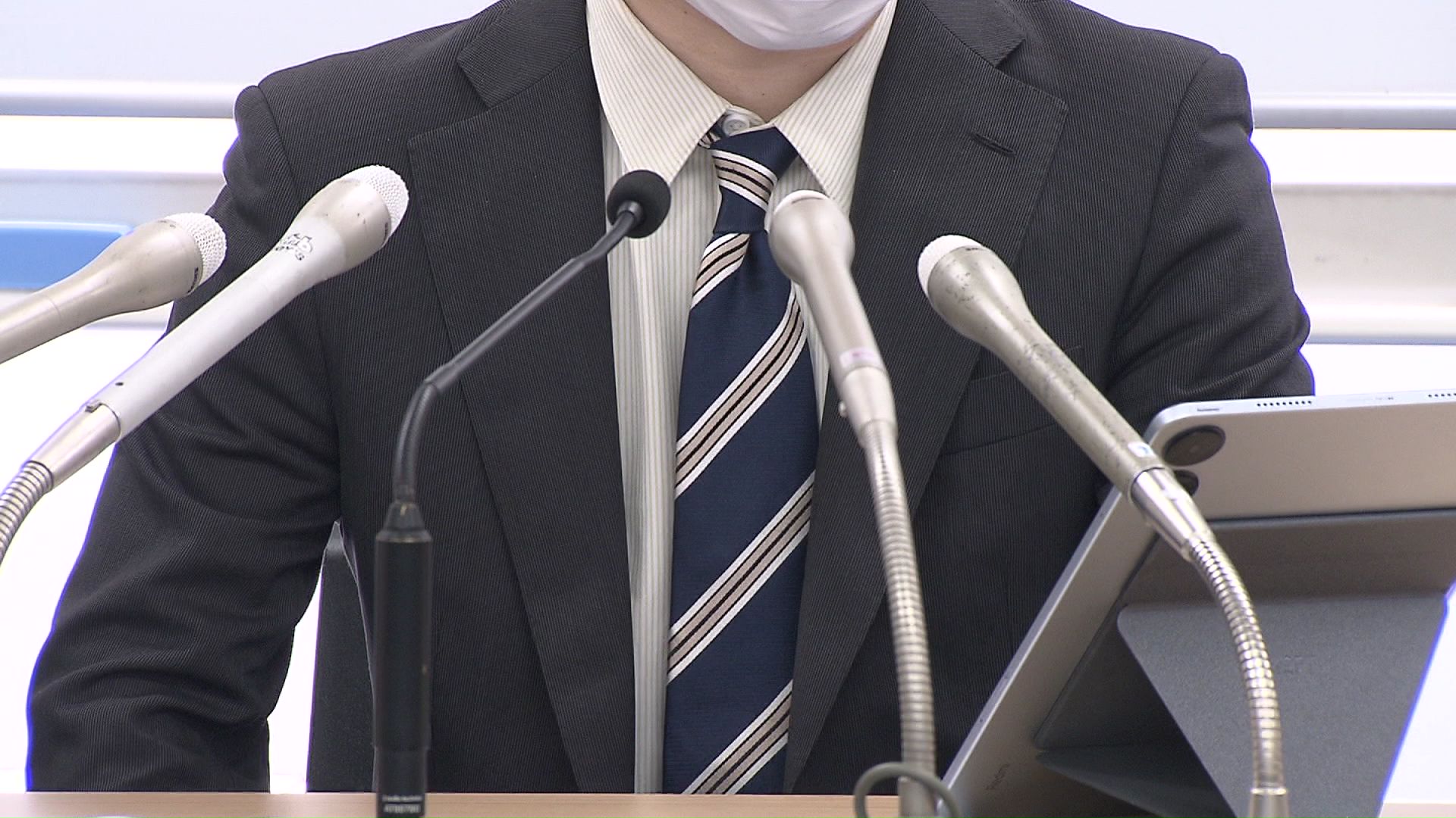 女の子の父親は損害賠償を求めて運転手や車の所有者らを提訴