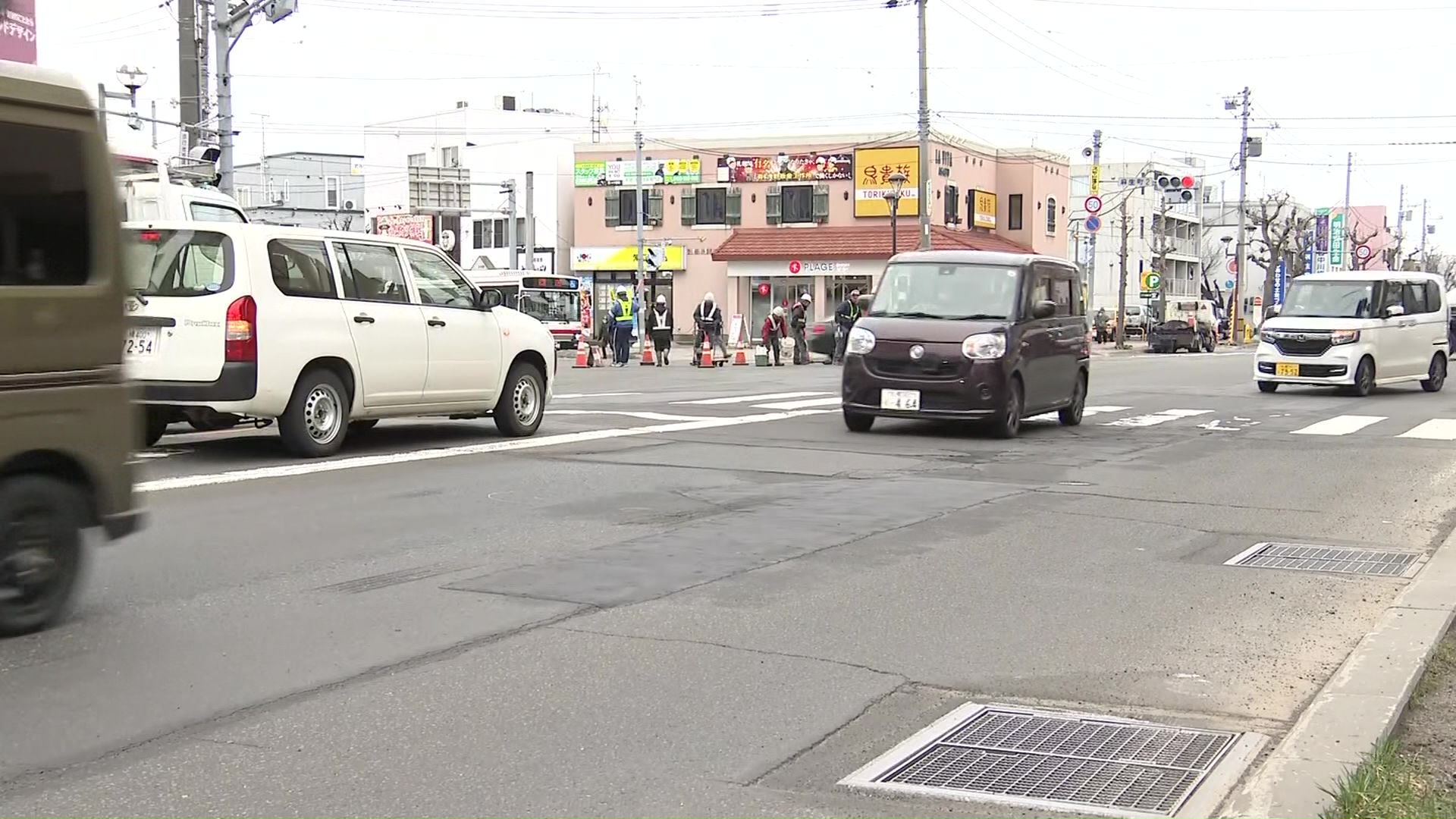 事故があった札幌市北区北40条西5丁目の道道