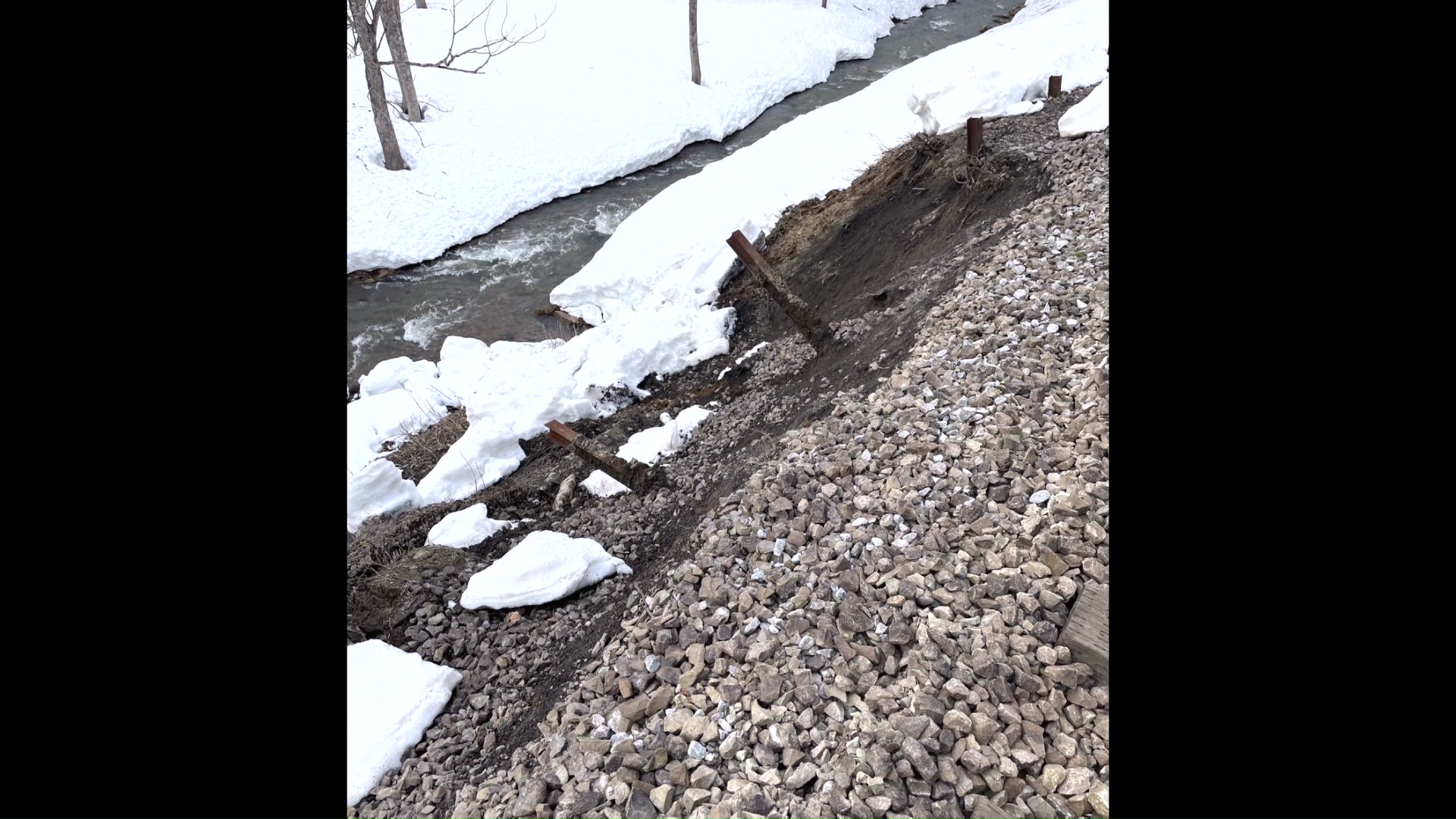 崩壊した盛り土