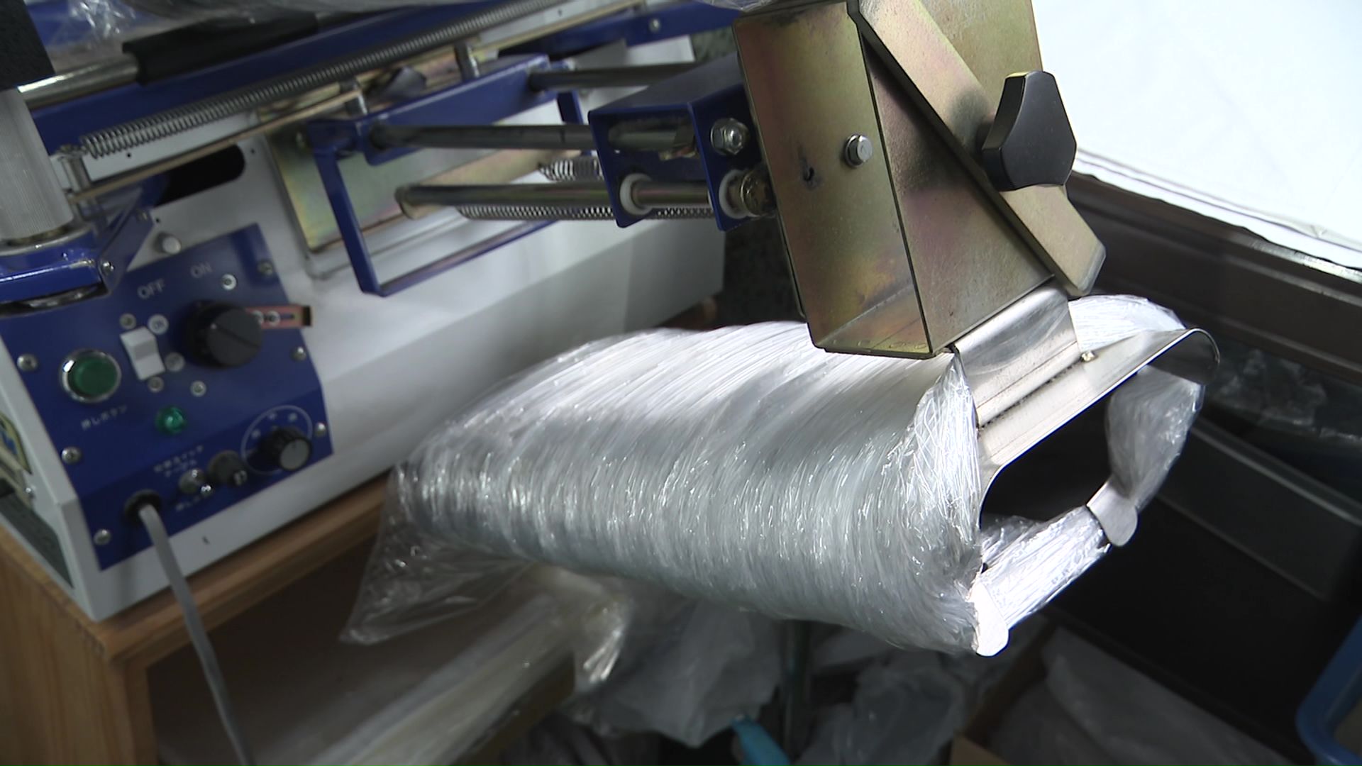 ハンガーや包装資材にも影響が出ている