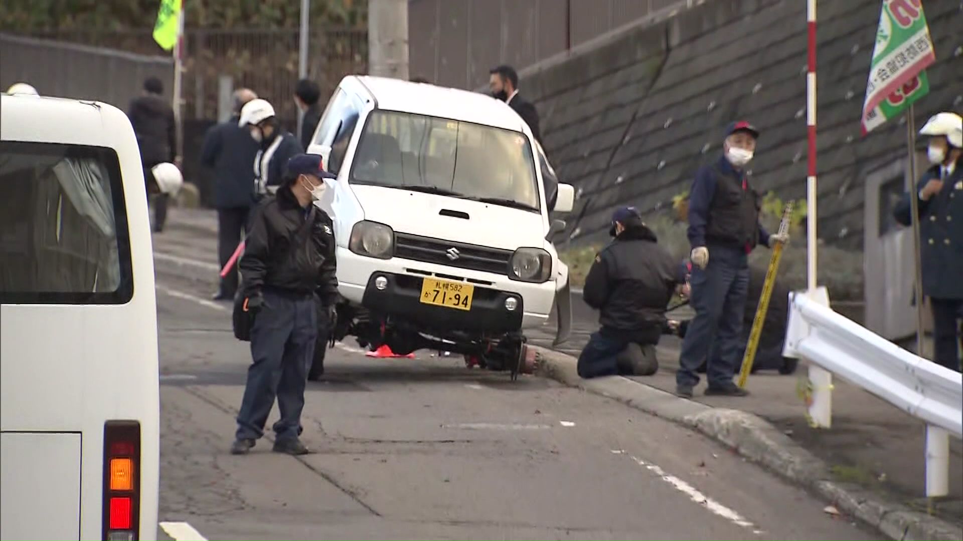 タイヤが脱落した不正改造車（2023年）