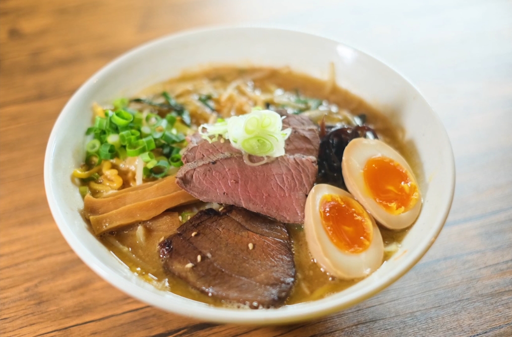 エゾシカの骨をスープに使用したジビエラーメン