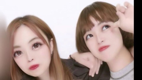 川村葉音被告(左)と八木原亜麻被告(SNSより)